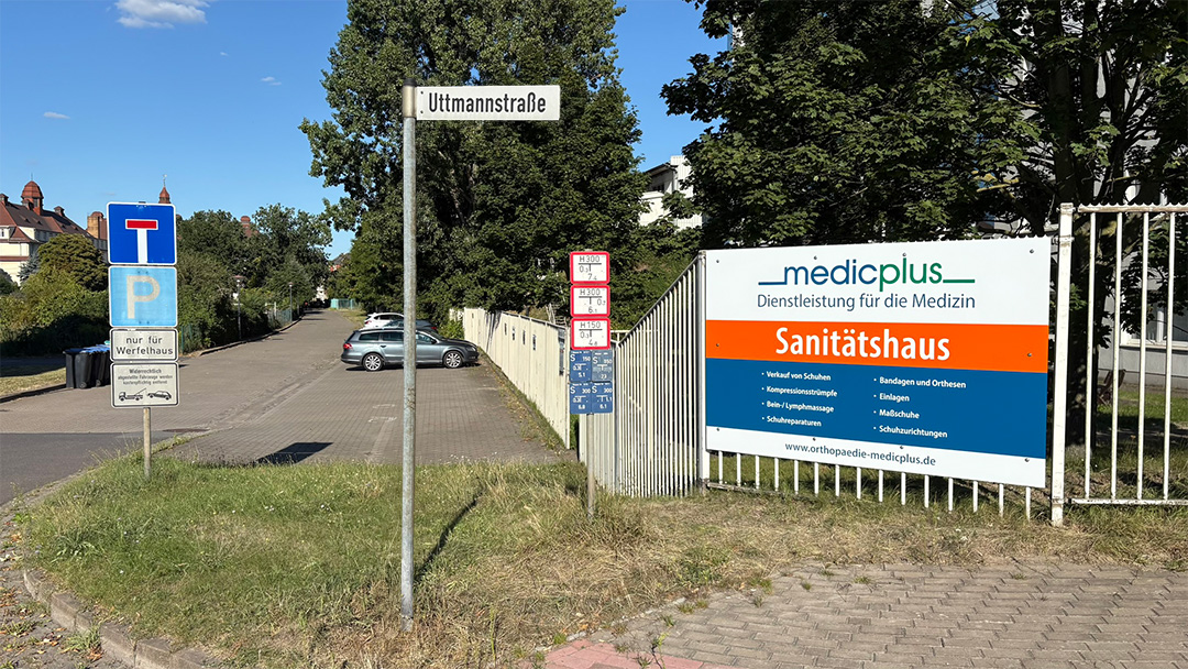 uttmannstrasse_sanitaetshaus_zaun